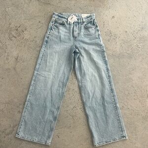 NWT American Eagle curvy super high rise baggy strait jean size 2 SHORT curvy